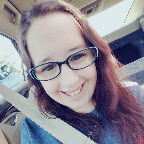 Meet your Posher, Taylor - Picture 2 of 2